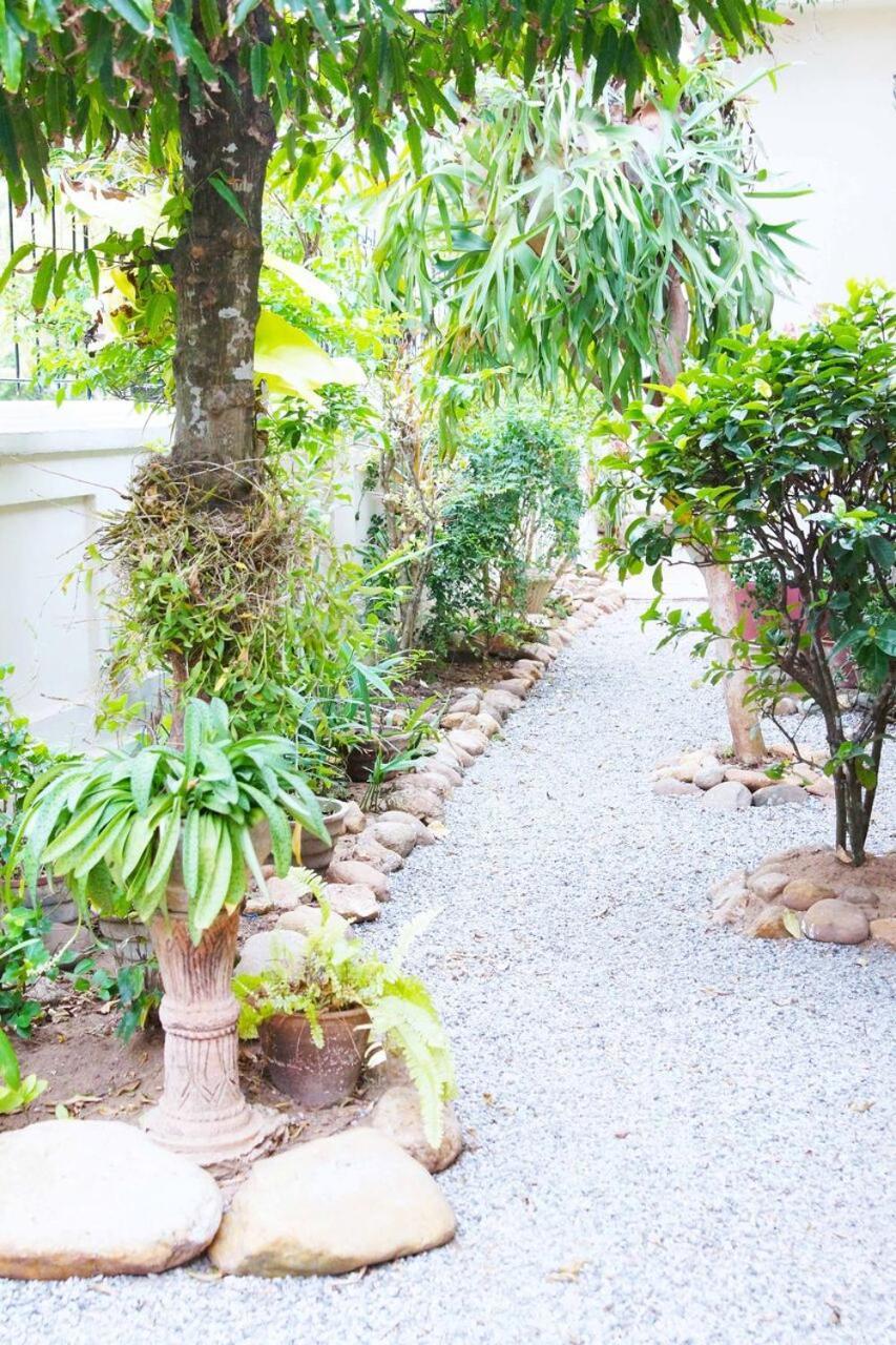Charming Homestay By The Beach Dehiwala-Mount Lavinia Dış mekan fotoğraf